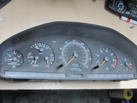 Mercedes Benz - speedo cluster - 1295409848